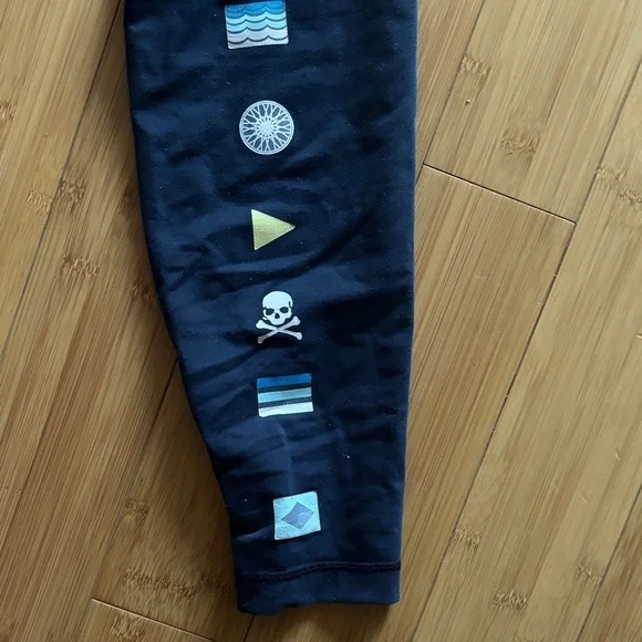 Lululemon Athletica Dark Blue Leggings with Unique Details - Picture 3 of 4